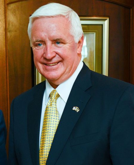 587px-Gov._Tom_Corbett_cropped