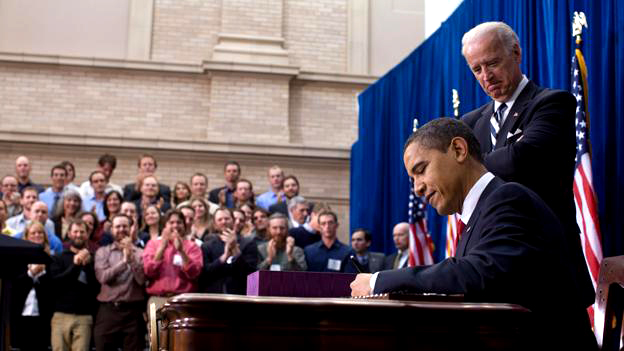 Barack_Obama_signs_American_Recovery_and_Reinvestment_Act_of_2009_on_February_17