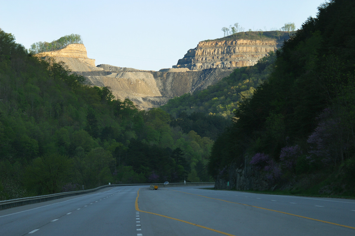 Mountaintop_removal_mine_in_Pike_County,_Kentucky